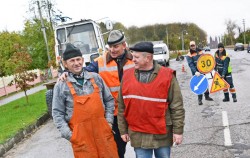 Отметили День автомобилиста и дорожника